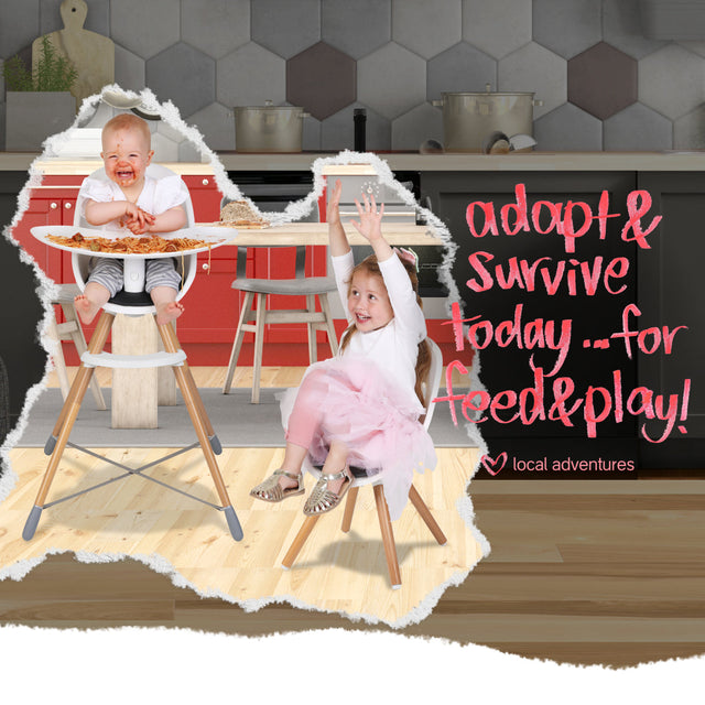 deux enfants mignons montrant la chaise haute et le mode ma chaise pour le phil&teds poppy  chaise haute avec pieds en bois