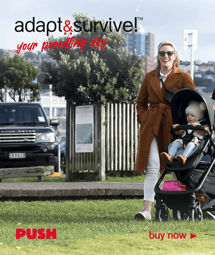 images de jeunes familles utilisant des poussettes inline®, des chaises hautes, des packs de transport pour enfants et le travel cot traveller™ de philandteds.com